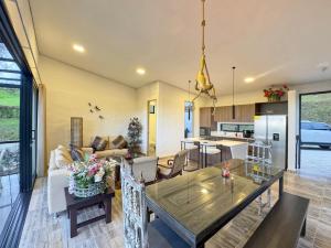 3BR Esmeralda Country Home Santa Elena