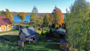 Uroczy domek nad Gilem