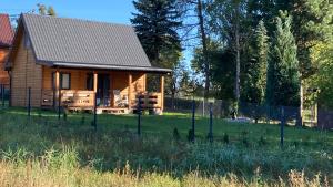 Uroczy domek nad Gilem