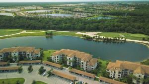 Exclusive 2 BR Lakefront Condo in Lakewood National