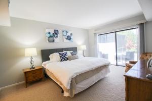 3 BR Two-Story Townhome in The Meadows