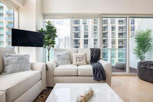 BrickellRiver LOFT with parking & 12 min to South Beach