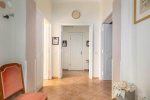RosaM Suite - Via Veneto 15 min walk from Spanish Steps Top Floor Luxury Apartment
