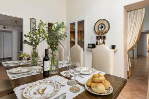 RosaM Suite - Via Veneto 15 min walk from Spanish Steps Top Floor Luxury Apartment
