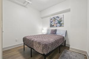 2BR Downtown Pittsburgh - Free Gym, WIFI & close to Sports Venue