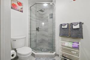 2BR Downtown Pittsburgh - Free Gym, WIFI & close to Sports Venue