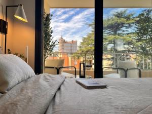 Luxury Appartment with terrace and side sea view