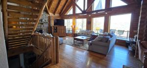 Coopers Run Five Bedroom Log Home with Hot Tub Pool Table and Views