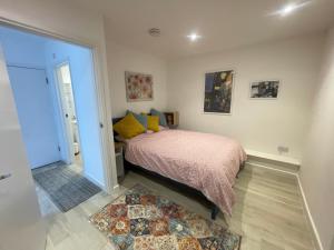 The London Get Away P & M