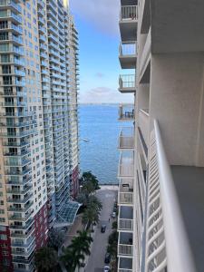 Luxury 1BD Apt in Downtown Brickell free parking