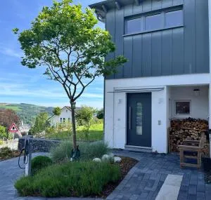 17 AM BERG - Altenfeld