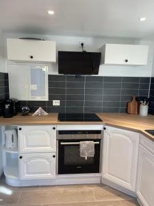 Charming Modern Apartment Close to Moa & Ålesund