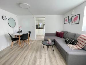Charming Modern Apartment Close to Moa & Ålesund