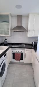 Magic holiday - 1st line, seaview, pool & parking