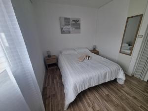 Appartements Front de mer, Wifi, joli appartement 4 couchages, secteur Lydia Grande plage : photos des chambres