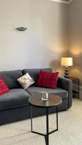 Beautiful, Modern & Spacious Flat By The Sea - 波茨莱德