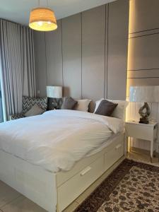 شقةباأطلالة بحرية برج الجوهره داماك Damac AlJawharah Tower