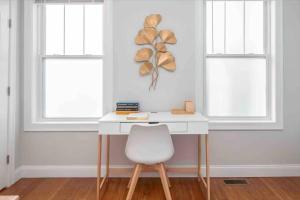 Jennifers Chic Modern 1st Floor Apt Private Patio