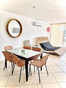 Large apartment with beach, pool and WiFi