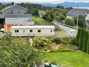 Big and affordable minihouse with 4 bedrooms - Bekkjarvik