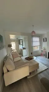 The Cottage - 奥平顿