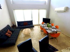 Spacious & Comfy Condo on the Beach, in the HEART of Playa del Carmen