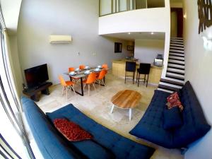 Spacious & Comfy Condo on the Beach, in the HEART of Playa del Carmen
