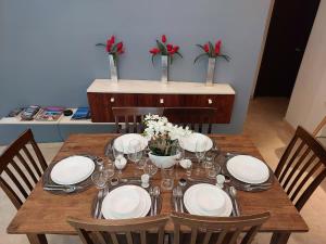 Oceanview Pool Near Av 5th Beach 6 Guest Fast WiFi