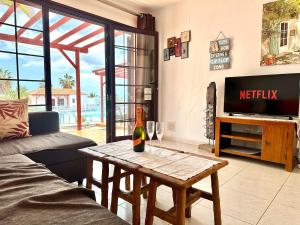 Encantador bungalow con vistas a la piscina