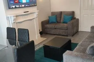 Spacious home for groups of friends, family & work colleagues - 西布罗姆维奇