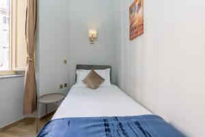 Portafortuna GUESTHOUSE - close to COLOSSEUM