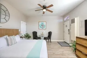 Pacific Plaza #201 - Vitamin Sea - Ґровер-Біч