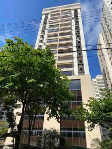 Praia a pé e piscina