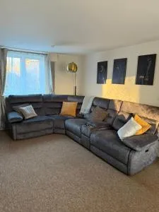 Modern and Cozy 1 bedroom apartment - 皇家伍顿巴西特