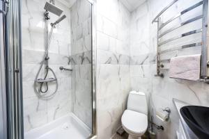 LVBQ Velvet Brick Apartment