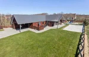 Amazing Home In Vinderup With Sauna - Avlum