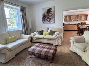 19th century 5-bedroom villa with free private parking