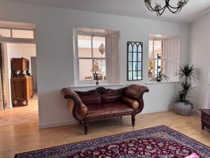 19th century 5-bedroom villa with free private parking