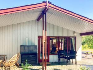 6 person holiday home in Grenaa-By Traum