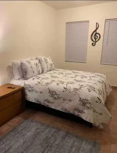 Karakter Inmuebles, Music Department - 雷诺萨