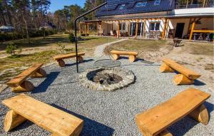 Nice Apartment In Dziwnów With Wifi