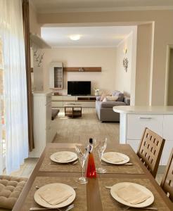 Apartments with parking space Starigrad, Paklenica - 12939