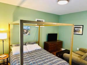 The Downtown Downeast Room