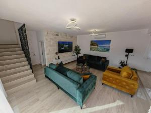 Luxury villa with a swimming pool Dicmo, Zagora - 23249