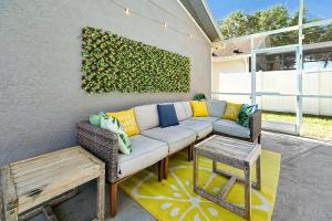 Your Family Fun Villa w Pool, Game room,you need, close to Disney & more