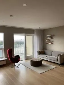 Minimalistic family apartment close to nature - 博尔加内斯