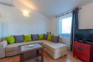 Apartments by the sea Drvenik Veliki, Drvenik - 24212