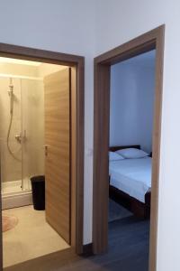 Apartments by the sea Ribarica, Karlobag - 24233