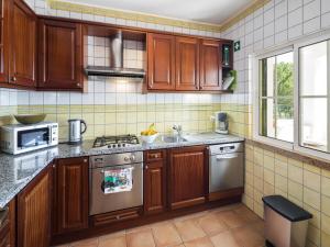 Apartment near Praia do Carvalho Beach