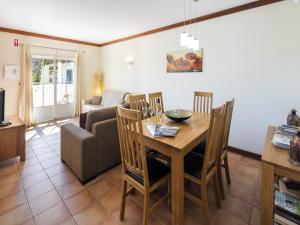 Apartment near Praia do Carvalho Beach